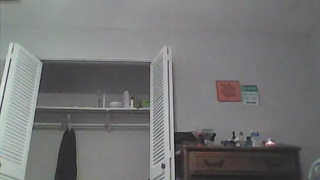 Snapshot of sarahkat86 chatting on 3, 5, 2026 sarahkat86 online show from 3, 5, 2026