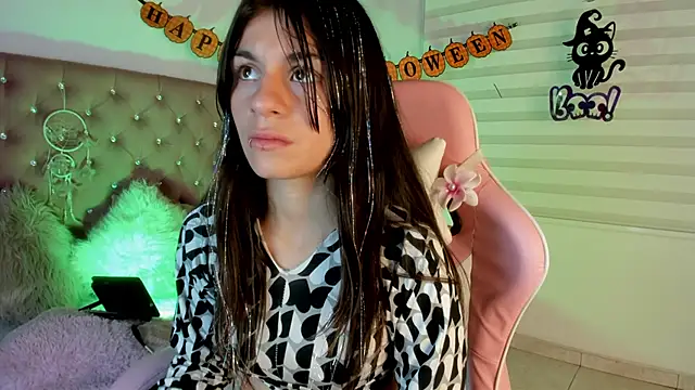 Snapshot of Jade_rey_ chatting on 11, 10, 2025 Jade rey online show from 11, 10, 2025