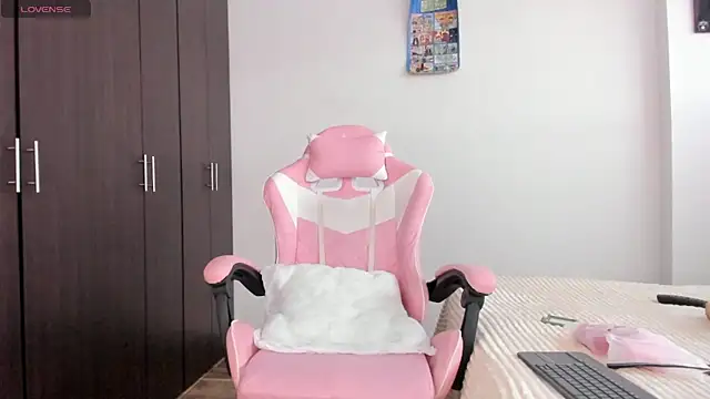 Snapshot of kendal_hot01 chatting on 16, 2, 2026 kendal hot01 online show from 16, 2, 2026