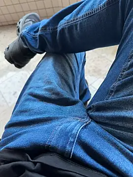 XUCRUTES42 online show from 3, 2, 2026