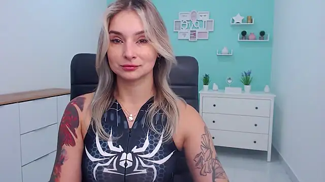 LilFleurish online show from 30, 10, 2025