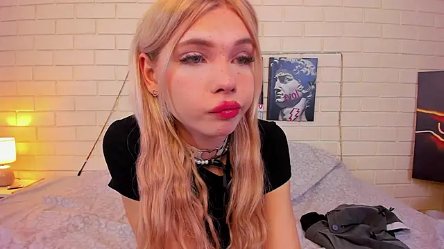 Blondy Fina online show from 30, 9, 2025