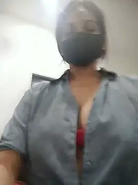 Snapshot of soni_yhakur chatting on 8, 7, 2026 soni yhakur online show from 8, 7, 2026