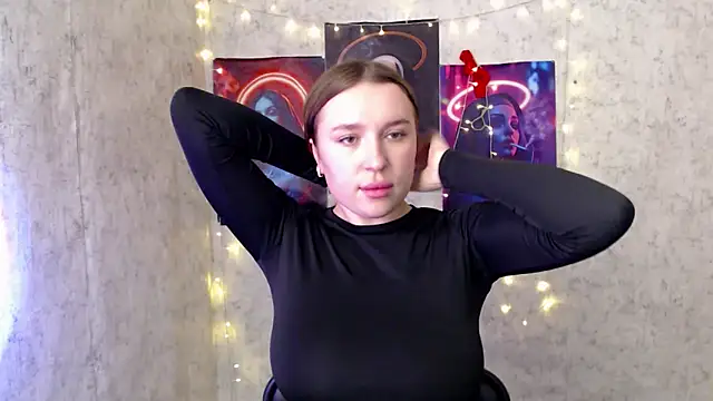 JuliaTopp  online show from 9, 2, 2026