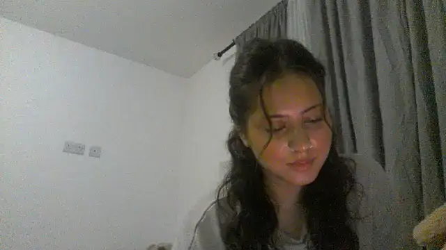 Snapshot of laylabliss chatting on 8, 10, 2025 laylabliss online show from 8, 10, 2025