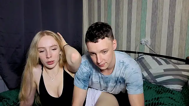 Emily0303 online show from 16, 9, 2025