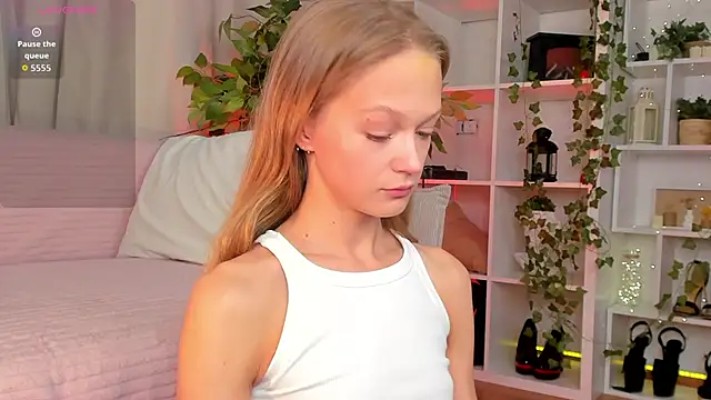 Kara smalltits online show from 4, 12, 2025