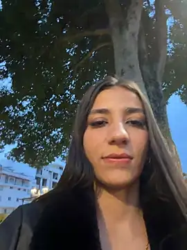 -juicy  online show from 4, 6, 2026