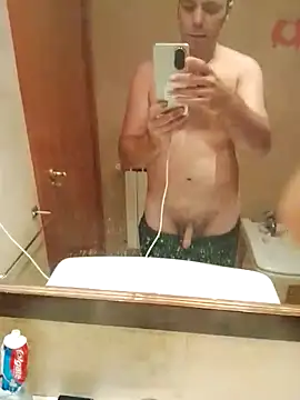 Snapshot of manchego85 chatting on 1, 10, 2025 manchego85 online show from 1, 10, 2025