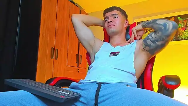 Snapshot of ALPHA_DOMINUS_ chatting on 1, 10, 2025 ALPHA DOMINUS online show from 1, 10, 2025