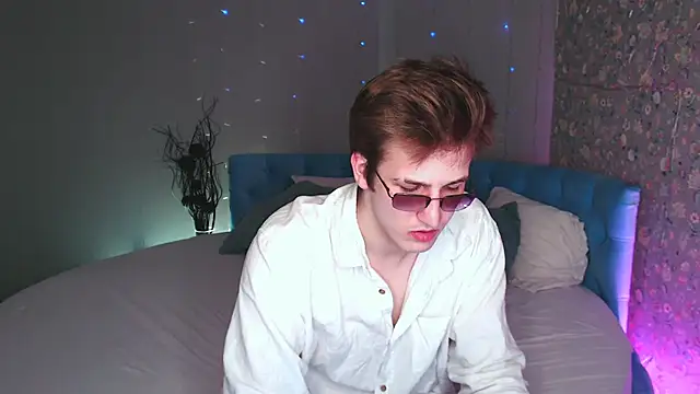 Snapshot of KiskaKurt chatting on 20, 9, 2025 KiskaKurt online show from 20, 9, 2025