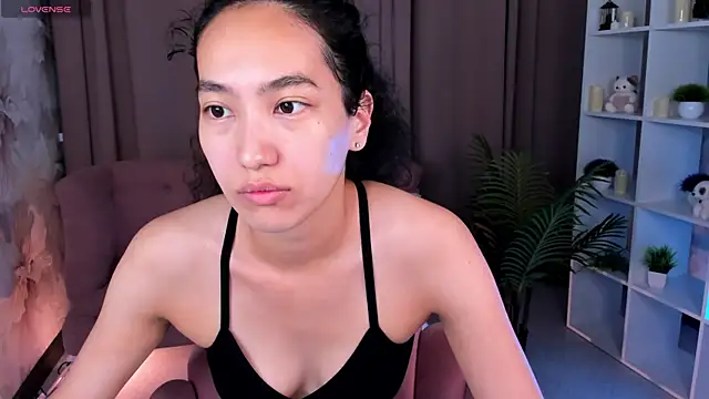 Snapshot of FlirtyAura chatting on 23, 7, 2026 FlirtyAura online show from 23, 7, 2026