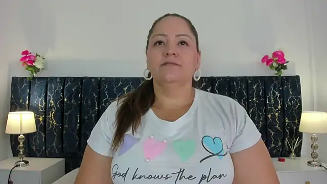 Snapshot of katte_landerr chatting on 27, 3, 2026 katte landerr online show from 27, 3, 2026