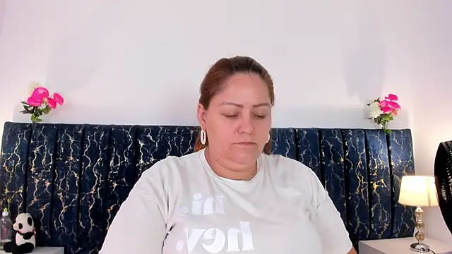 Snapshot of katte_landerr chatting on 28, 5, 2026 katte landerr online show from 28, 5, 2026