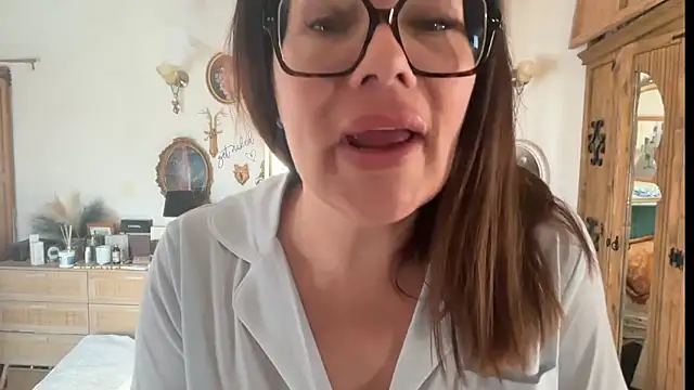 Snapshot of _Melia_ chatting on 1, 6, 2026 Melia online show from 1, 6, 2026