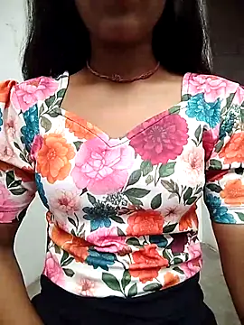 Snapshot of Naina_04 chatting on 30, 9, 2025 Naina 04 online show from 30, 9, 2025