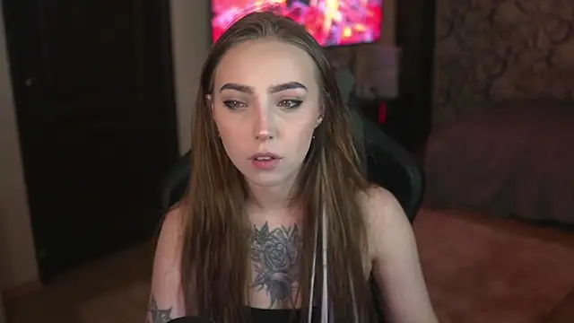 Snapshot of lis_silver chatting on 2, 12, 2025 lis silver online show from 2, 12, 2025