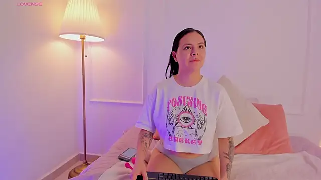 angelica cross  online show from 28, 10, 2025