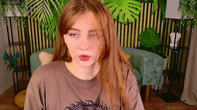 Snapshot of Moon__Bunny chatting on 10, 10, 2025 Moon Bunny online show from 10, 10, 2025