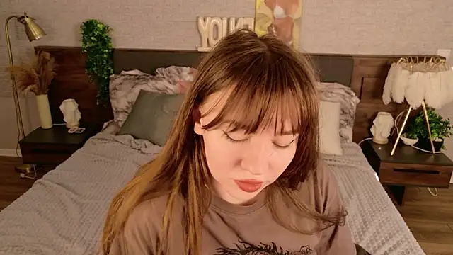 Snapshot of Moon__Bunny chatting on 9, 5, 2026 Moon Bunny online show from 9, 5, 2026