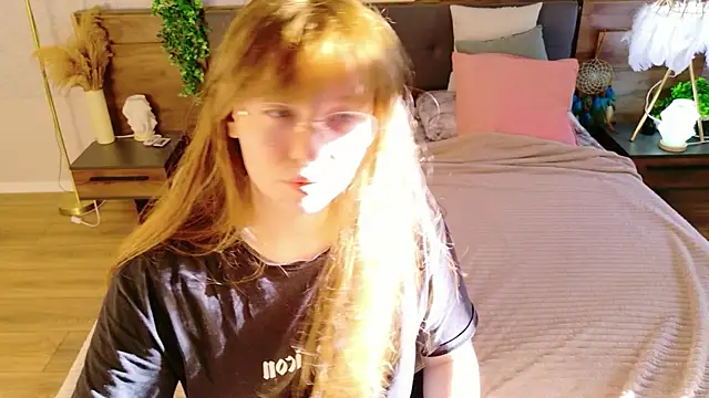 Snapshot of Moon__Bunny chatting on 29, 5, 2026 Moon Bunny online show from 29, 5, 2026