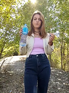 YOOUR EVAA online show from 15, 9, 2025