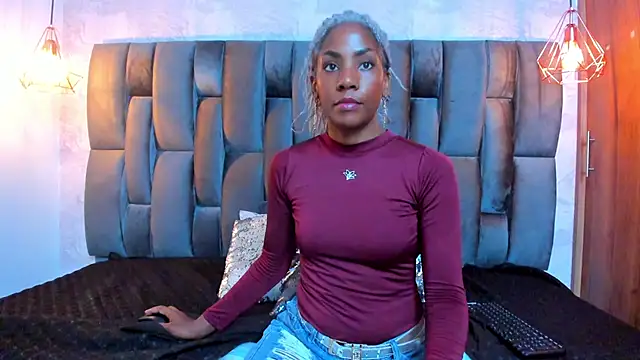 Snapshot of Lorenn_Hill chatting on 8, 8, 2026 Lorenn Hill online show from 8, 8, 2026