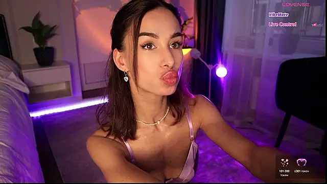 Katherinepinke online show from 3, 2, 2026