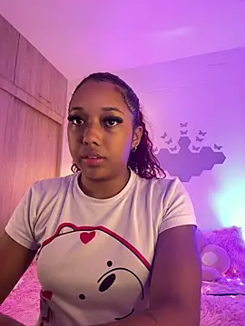 Snapshot of _Zahara_ chatting on 22, 4, 2026 Zahara online show from 22, 4, 2026