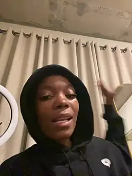 Snapshot of prettydollyy chatting on 21, 4, 2026 prettydollyy online show from 21, 4, 2026