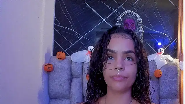 roxanne dl online show from 22, 10, 2025