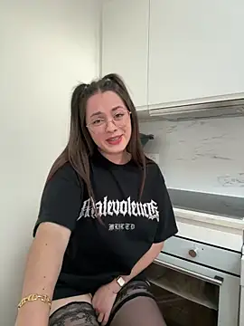 Snapshot of liloush__ chatting on 19, 5, 2026 liloush online show from 19, 5, 2026