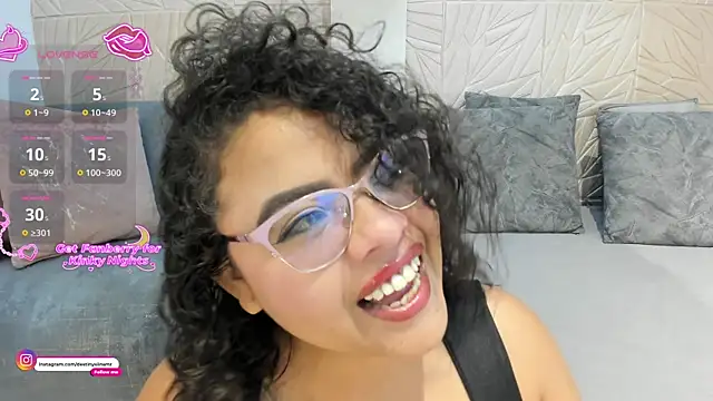 Snapshot of DestinySins chatting on 14, 5, 2026 DestinySins online show from 14, 5, 2026