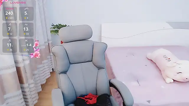 yaoyao-baby520 online show from 23, 11, 2025