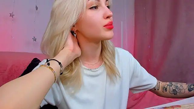 Snapshot of LisaFoxyMe chatting on 28, 5, 2026 LisaFoxyMe online show from 28, 5, 2026