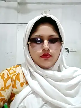 Snapshot of Nusrat-N chatting on 18, 4, 2026 Nusrat-N online show from 18, 4, 2026