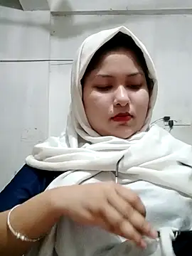 Snapshot of Nusrat-N chatting on 4, 5, 2026 Nusrat-N online show from 4, 5, 2026