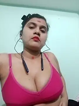 Snapshot of Kavya-Tiwari chatting on 16, 12, 2025 Kavya-Tiwari online show from 16, 12, 2025