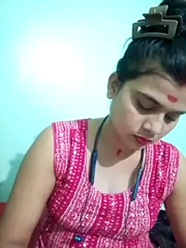 Snapshot of Kavya-Tiwari chatting on 17, 5, 2026 Kavya-Tiwari online show from 17, 5, 2026