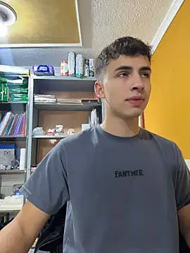 Snapshot of AdrianRinaldi chatting on 25, 4, 2026 AdrianRinaldi online show from 25, 4, 2026