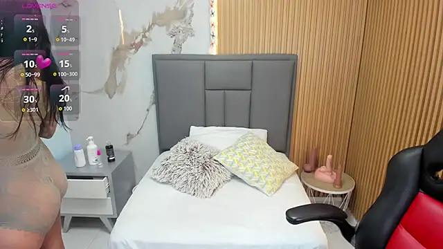 TIFFANY BELLO online show from 24, 11, 2025