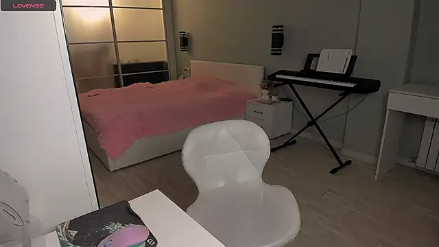 LolaVexx online show from 14, 10, 2025