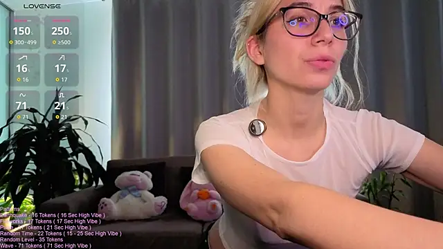 Snapshot of _LittleSammy chatting on 27, 6, 2026 LittleSammy online show from 27, 6, 2026