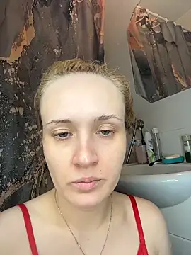 Snapshot of KiraBerht chatting on 22, 11, 2025 KiraBerht online show from 22, 11, 2025