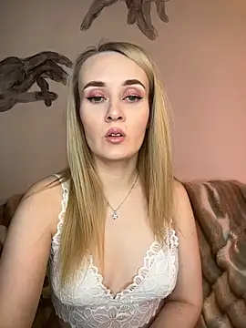 Snapshot of KiraBerht chatting on 1, 3, 2026 KiraBerht online show from 1, 3, 2026