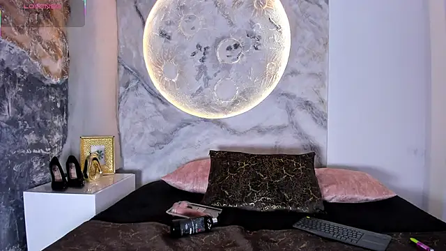 RoxanaBorns  online show from 25, 11, 2025