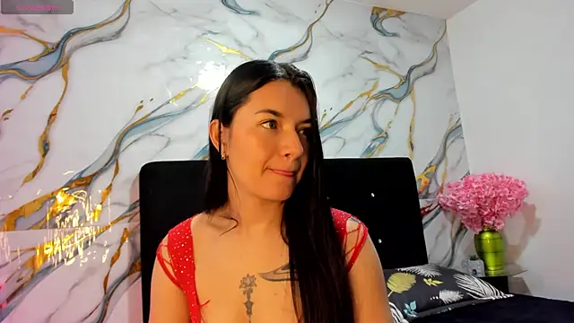 Snapshot of RoxanaBorns_ chatting on 27, 6, 2026 RoxanaBorns online show from 27, 6, 2026