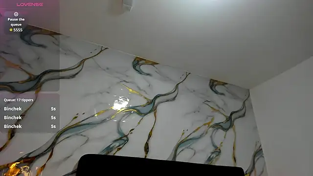 Snapshot of RoxanaBorns_ chatting on 28, 7, 2026 RoxanaBorns online show from 28, 7, 2026