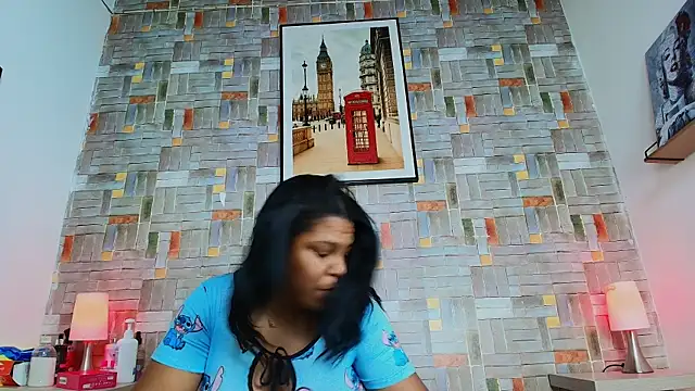 Snapshot of naomi_campbel_ chatting on 18, 12, 2025 naomi campbel online show from 18, 12, 2025