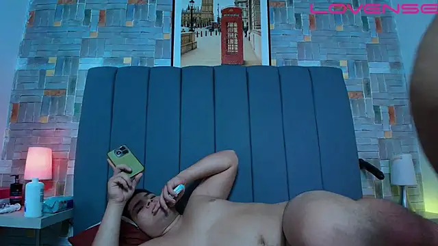 naomi campbel  online show from 30, 3, 2026